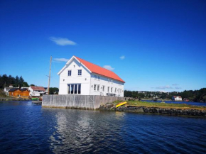 Holiday home bremnes III